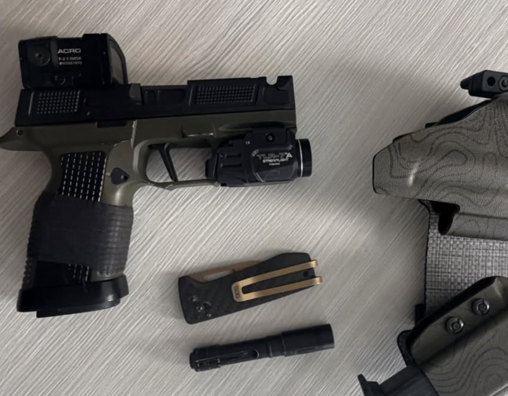 grip texture recoil control